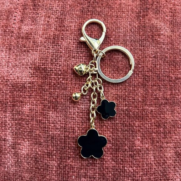 New BLACK CLOVER Bag Charm Gold Tone - Picture 6 of 9